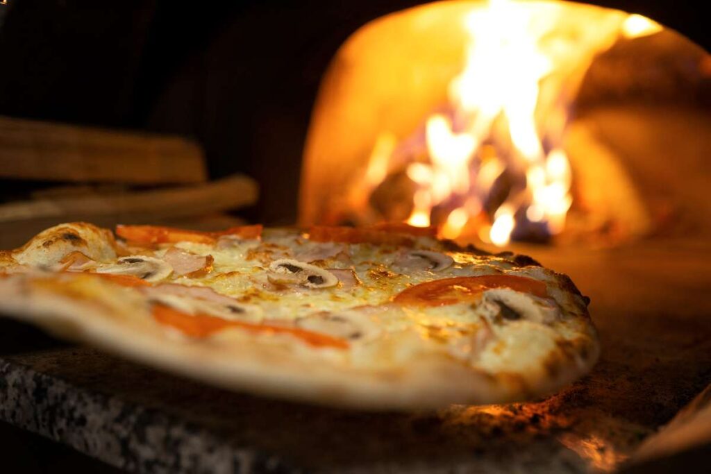 Czas pieczenia pizzy – od czego zależy?
